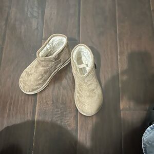NWOT  tan boots